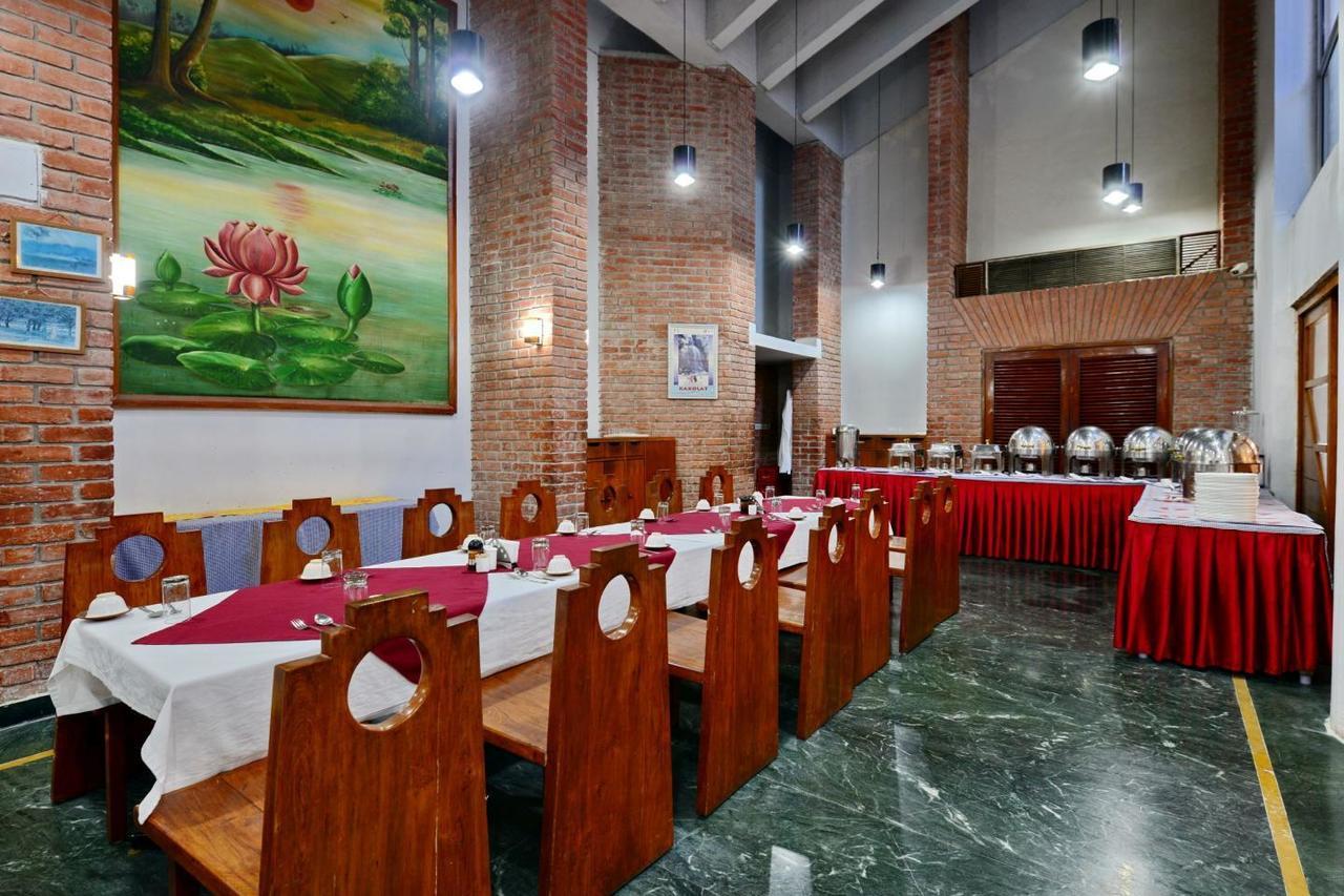 Indo Hokke Hotel Раджгір Екстер'єр фото